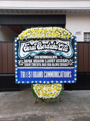 Papan Bunga Duka di Bandar Pulau